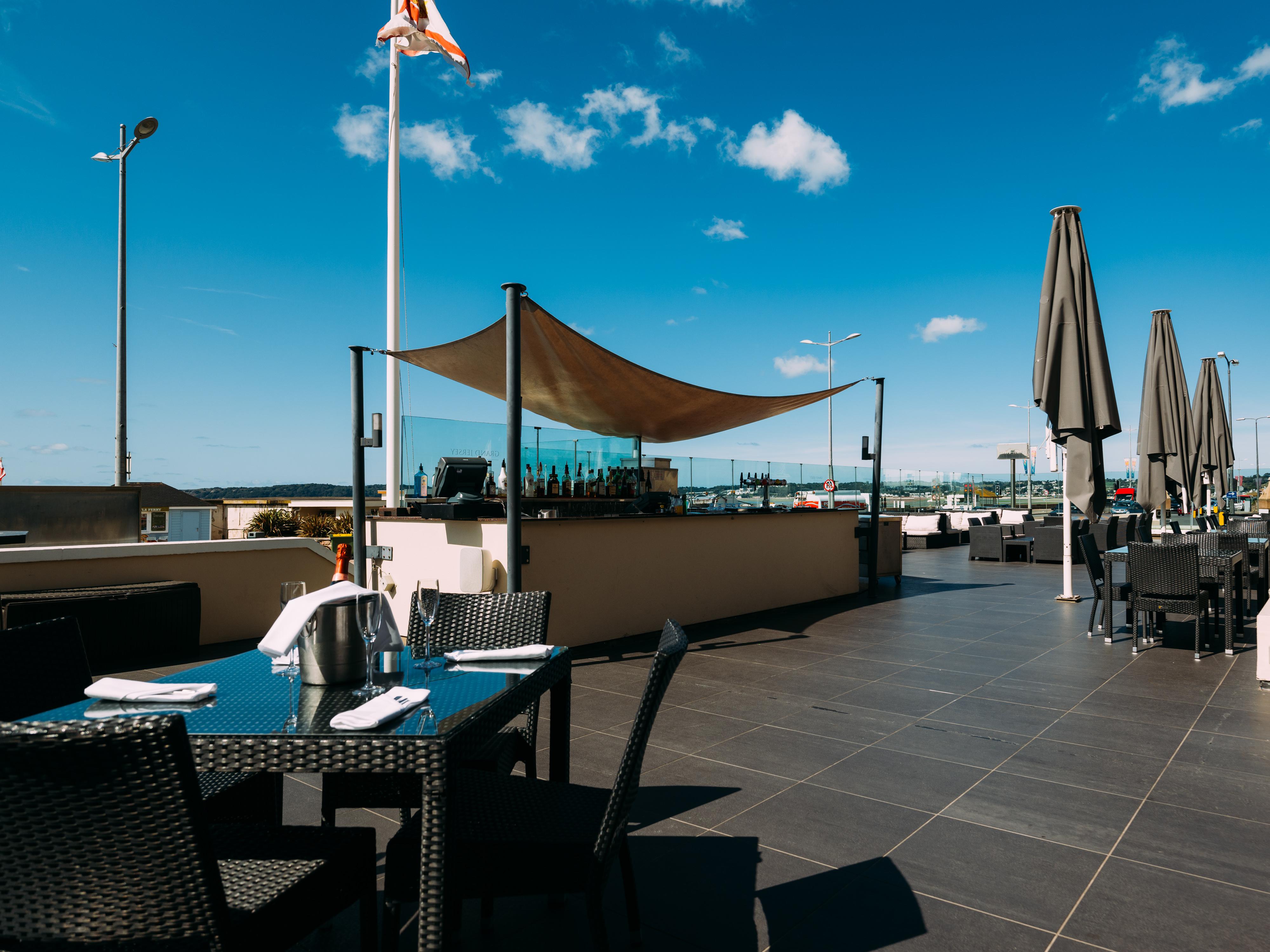 فندق وسبا غراند جيرسي سانت هلير جيرسي المظهر الخارجي الصورة The Sky Bar