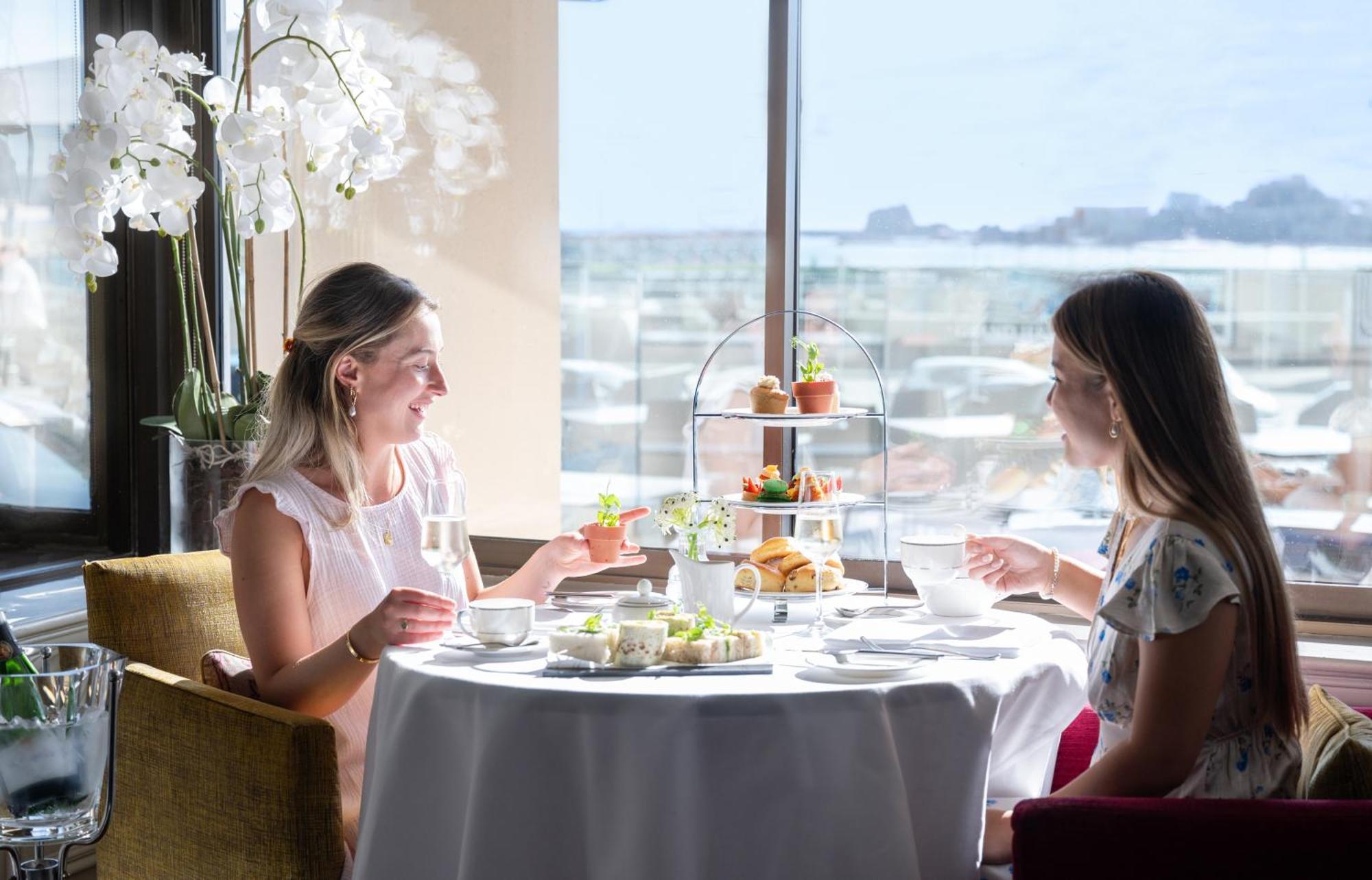 فندق وسبا غراند جيرسي سانت هلير جيرسي المظهر الخارجي الصورة Afternoon tea at the InterContinental London The O2