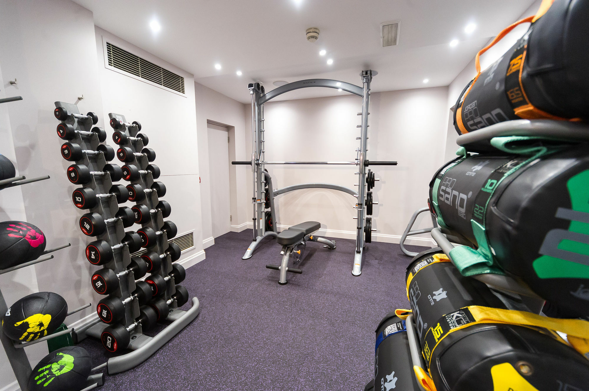 فندق وسبا غراند جيرسي سانت هلير جيرسي المظهر الخارجي الصورة The gym at the London Bridge Campus