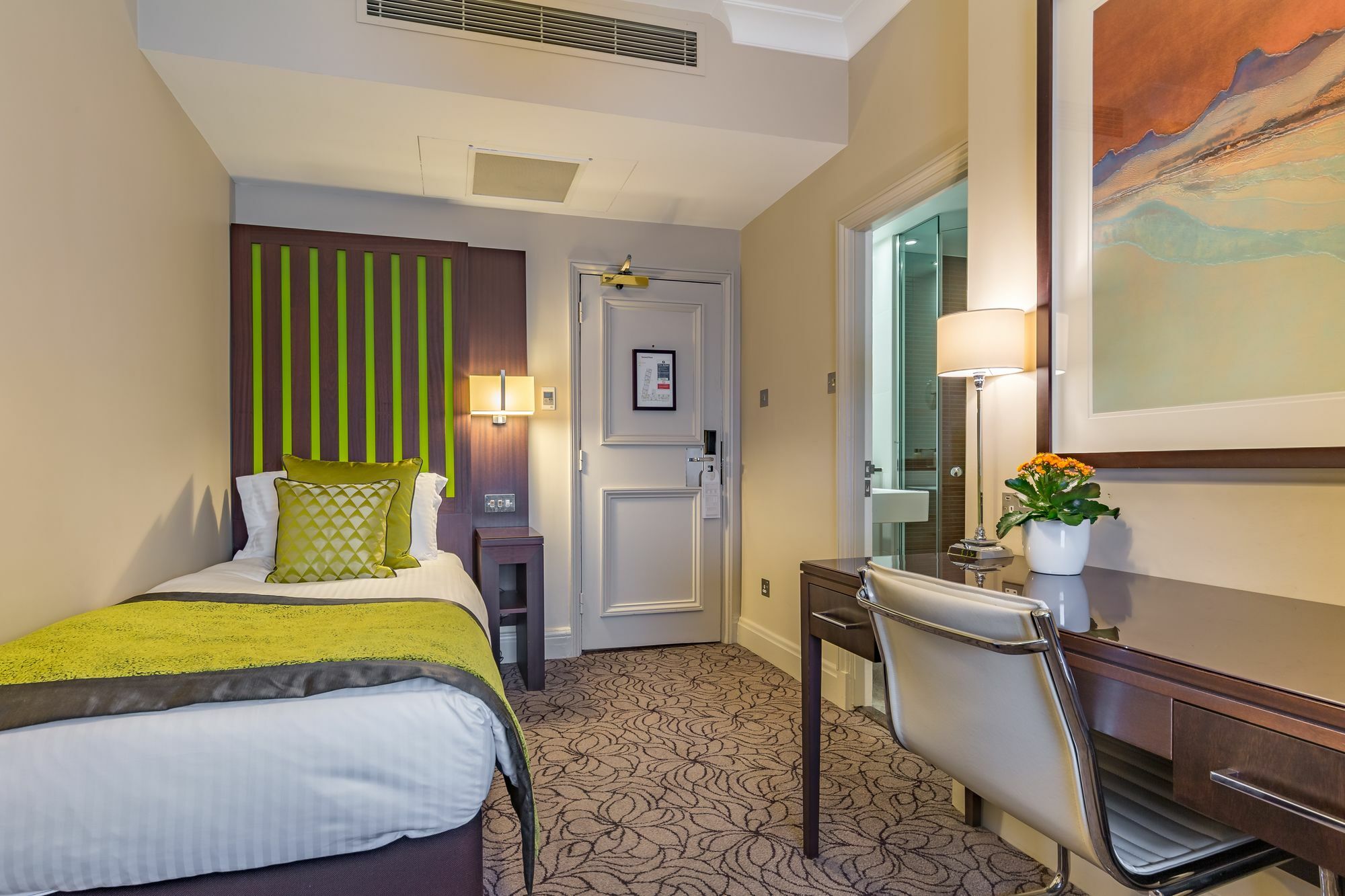 فندق وسبا غراند جيرسي سانت هلير جيرسي المظهر الخارجي الصورة A single room at the hotel